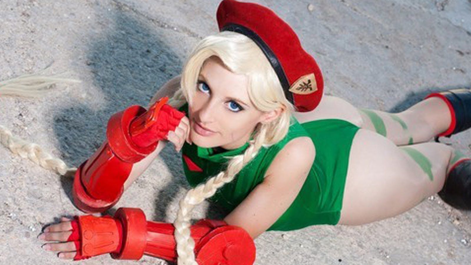 Página 10 do quadrinho adulto: Cosplay da Cammy do Street Fighter – Leia completo em XCOMICS