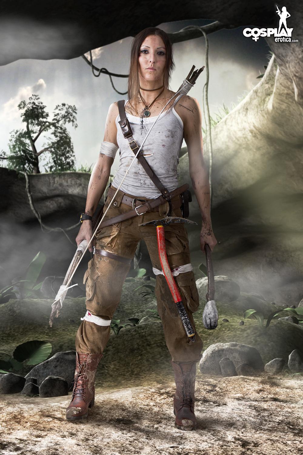 Página 2 do quadrinho adulto: Lara Croft Pornô - Coslpay Erotica – Leia completo em XCOMICS